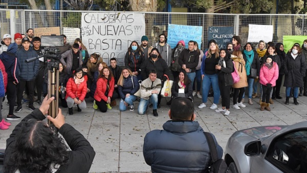Protesta. La comunidad educativa se quejó y ahora espera que las promesas de Educación se cumplan.