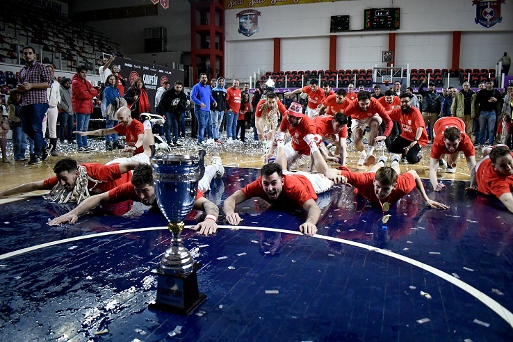 Otro día histórico para el básquet de Córdoba. Independiente de Oliva ascendió a la Liga Nacional: la historia de un club que no paró de crecer.