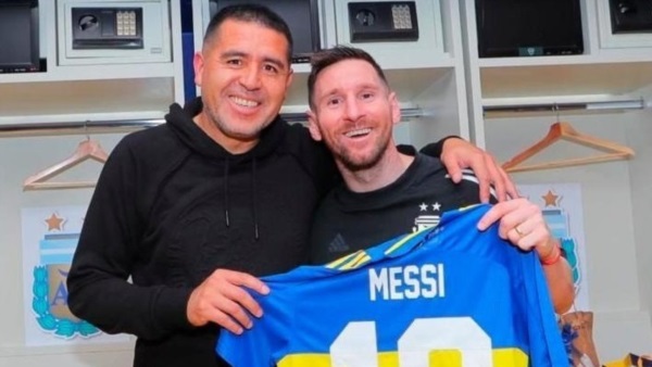 24 de junio cumplen Riquelme y Messi. Debería ser feriado según los futboleros.