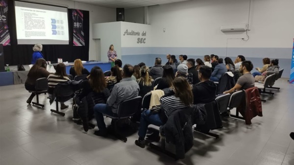 Participaron del curso delegados y delegadas de todo el valle.