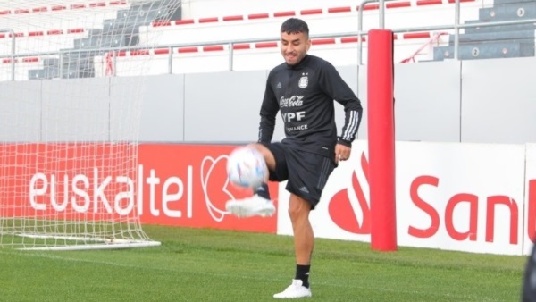 Ángel Correa deberá ser operado nuevamente del corazón, pero se trata de una cirugía menor puesto que la prótesis que le habían colocado en la zona hace años se le desacomodó y le molesta.