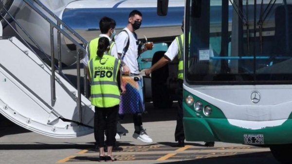 ionel Messi llegó a Rosario para pasar sus vacaciones en familia.