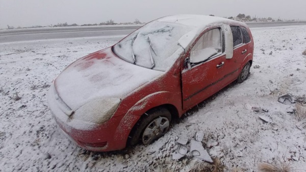 Dos mujeres y tres menores fueron los damnificados del accidente.