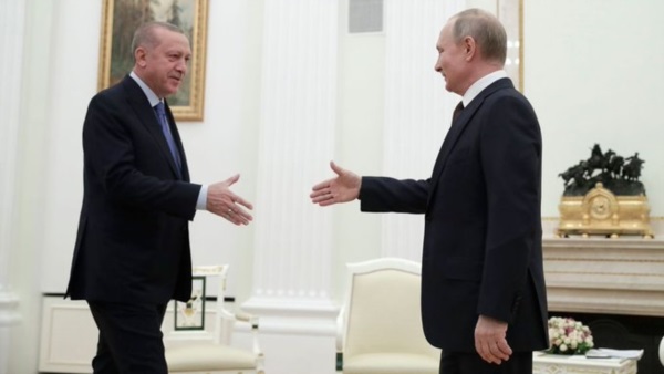 Putin y el presidente Turquía, quien viene desempeñando un papel clave en el conflicto.