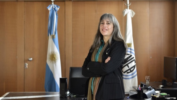 La doctora en física, investigadora del Conicet y presidenta de la CNEA, Adriana Serquis.