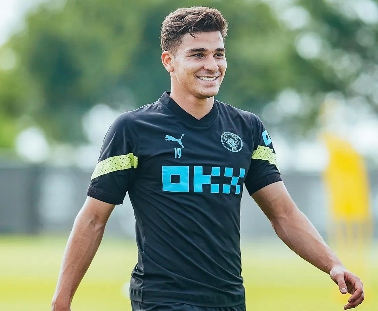 Julián Álvarez cumplió sus primeros 10 días en el Manchester City.