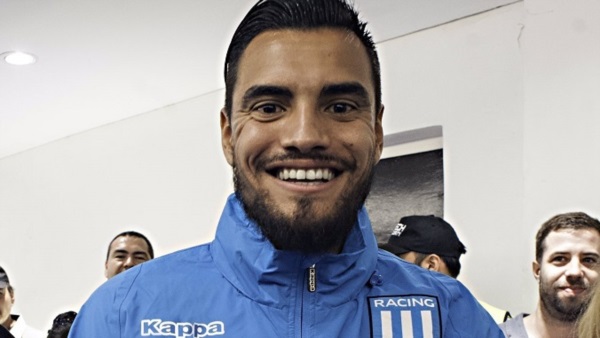 El ex arquero de la Selección Argentina quedó libre de Venezia y fue recibido por la Academia, club del que surgió.
