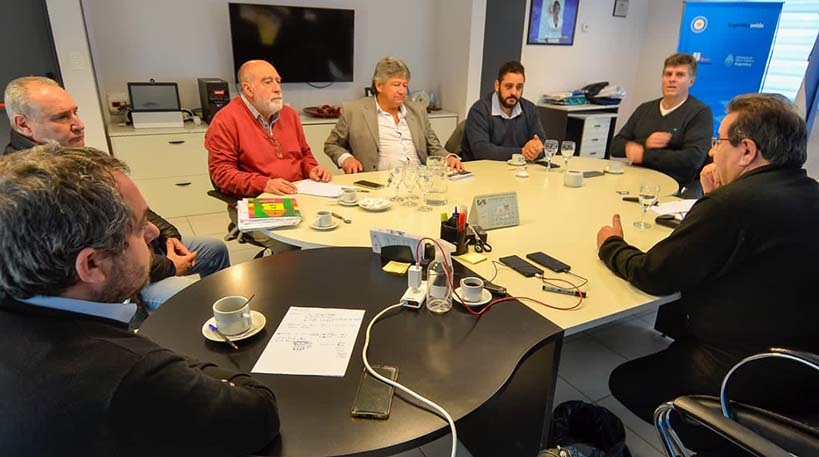 Los funcionarios se reunieron ayer a la mañana en la Municipalidad.