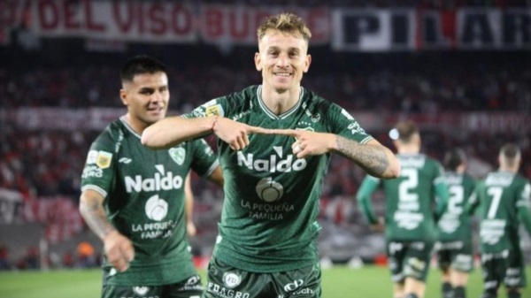 Gol y asistencia de Guido Mainero en el triunfazo de Sarmiento 2-1 ante River en El Monumental.