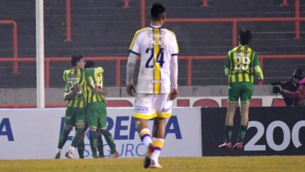 Aldosivi hacía 11 partidos que no ganaba. Al último que le había ganado también había sido a Central.