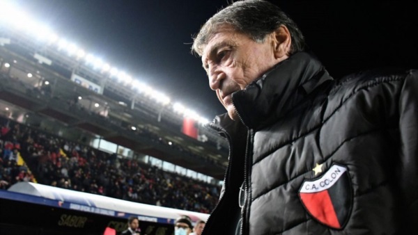Falcioni deja Colón y regresaría a Banfield como secretario deportivo.