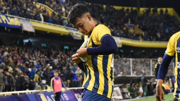 Facundo Buonanotte marcó el gol de la victoria ante Sarmiento. Debut goleador en Primera División con 17 años.