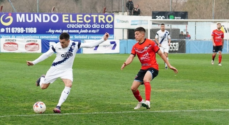 El "Rayo" Fernández entró con el marcador 0-2 y poco pudo hacer. (Foto: Matías Arrascoyta).