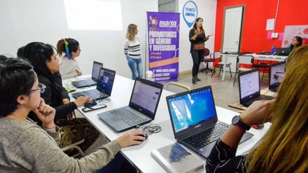 La agrupación “Marea Popular” dictó un curso con Romina Martínez.