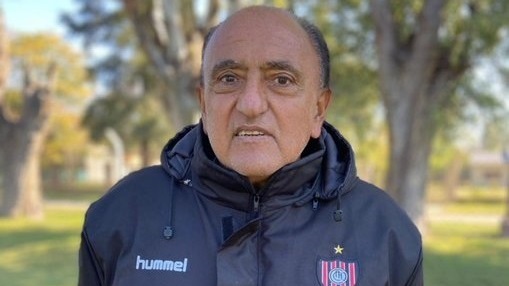 Tras una reunión junto al plantel y dirigentes, Pablo Centrone dejó de ser el entrenador de Chacarita.
