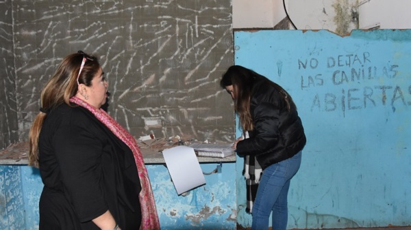 El gimnasio, aún en obras, se encuentra en estado de desuso.