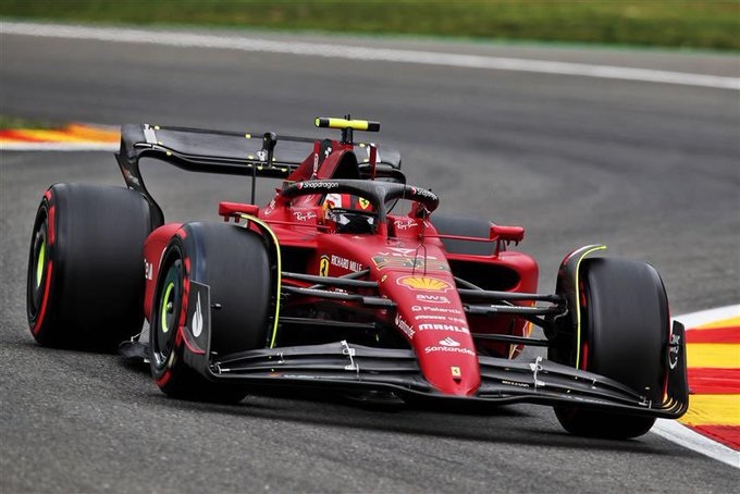 Carlos Sainz se quedó con la pole, aunque el mejor tiempo lo hizo Verstappen.