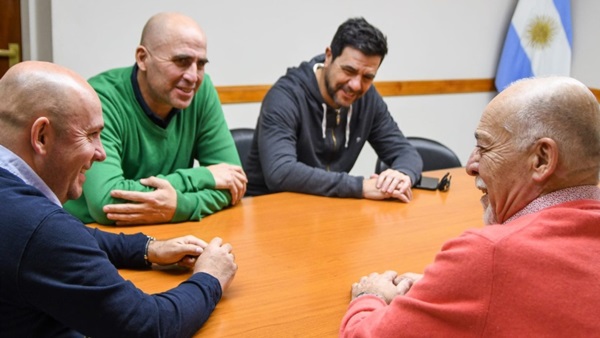 Gustavo Sastre firmó este acuerdo de colaboración con el IDES.