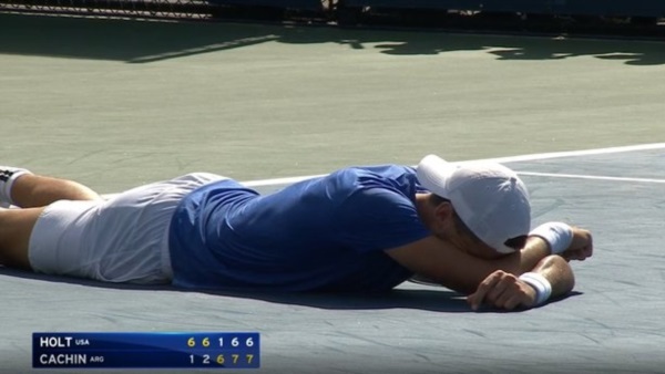 Cachín logra una gran remontada ante Brandon Holt, verdugo de Taylor Fritz, 12 del mundo, en 1ra. ronda.