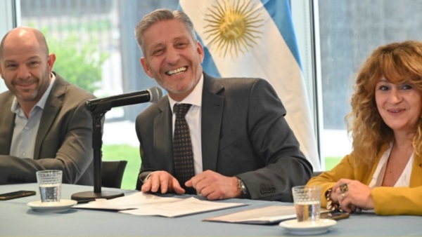 Arcioni privilegia la gestión y está convencido de que no hay que adelantar los comicios en Chubut.