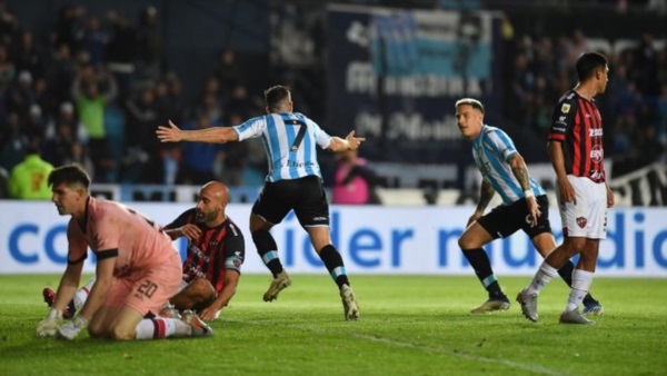 Racing le ganó 1-0 a Patronato en Avellaneda y no se baja de la lucha por la Liga Profesional.