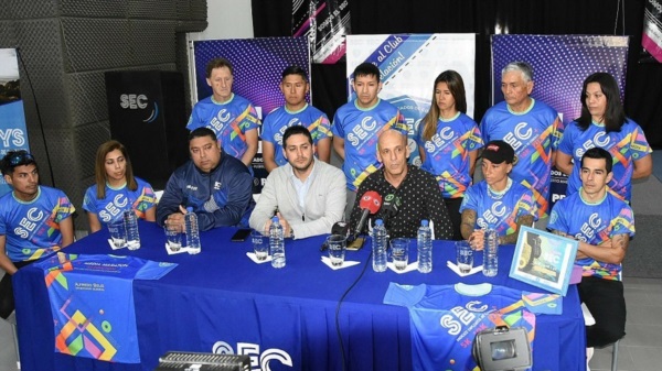 Leandro Manquillán encabezó la conferencia junto a dirigentes del SEC y atletas.