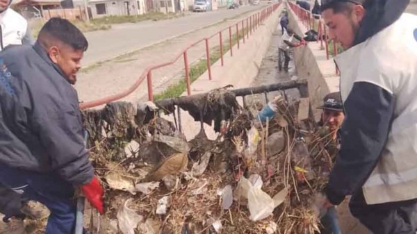 Sin basura. Los municipales trabajaron en limpiar todos los pluviales. 