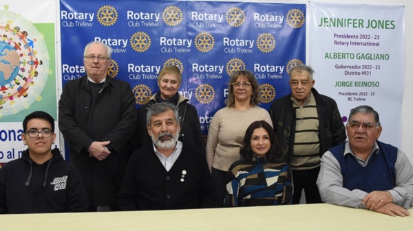 Integrantes del Rotary Club Trelew presentaron el evento que llevan adelante con fines solidarios.