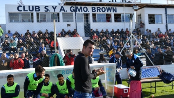 Esmerado vuelve luego de 5 años al club donde comenzó su carrera de entrenador.