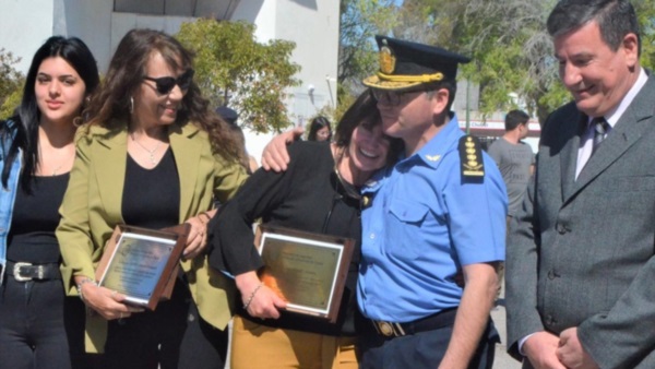 Final del camino. Una postal del acto en el que se homenajeó a los uniformados que ya se retiran.