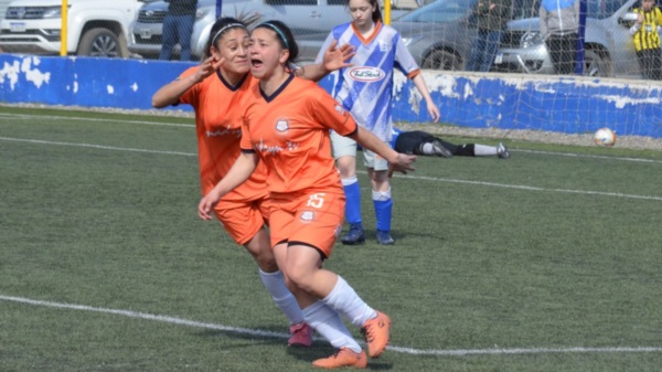 Patricia Vera convirtió el último gol morenista. Foto: Atilio Ortiz.