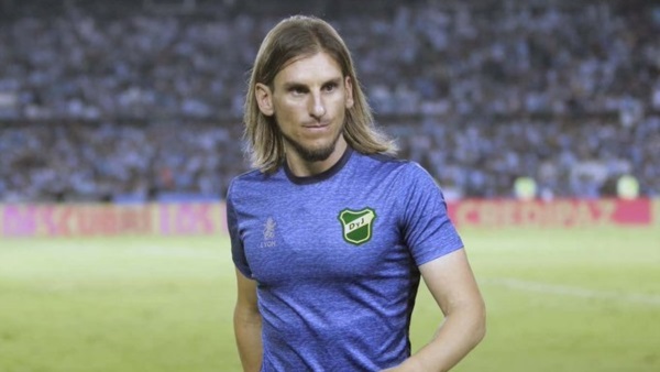 Su salida se da de manera sorpresiva debido a que había dicho que iba a quedarse hasta finalizar el torneo.