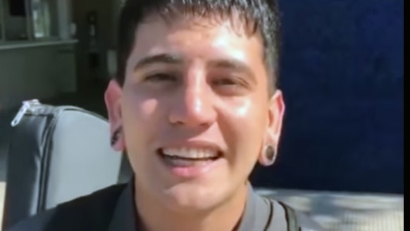 Yhosva, el cantante del momento.