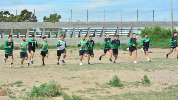 Germinal se entrenó este jueves en su predio. (Foto: Alberto Evans/Jornada).