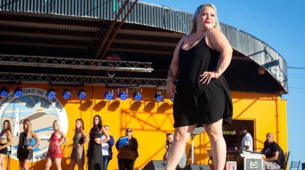 El desfile estuvo a cargo de Alicia Escobar y con gran marco de público.