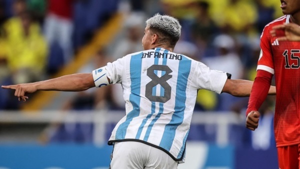 Gino Infatino, de buen partido, convirtió de cabeza el gol del triunfo.