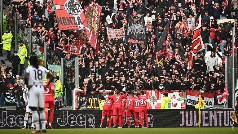 Monza le tomó el puso a Juventus en sus primeros dos enfrentamientos de la historia en Serie A: Monza 1-0 Juventus y Juventus 0-2 Monza.