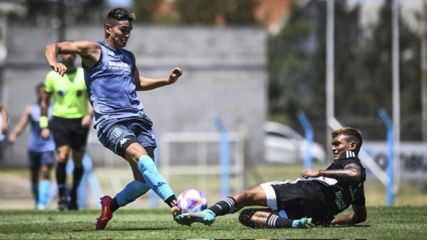 En el segundo juego ante Colo Colo, también en el Predio Tita, Racing ganó 1-0 con gol de Gonzalo Piovi.