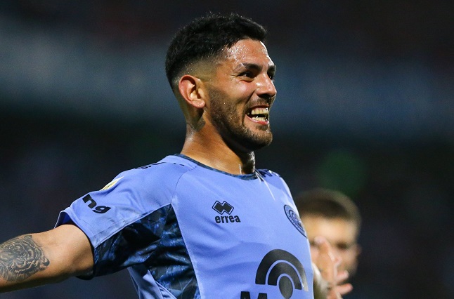 Lucas Passerini, surgido del Deportivo Tecka, metió 2 goles para Belgrano ante Boca.