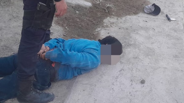 El sujeto opuso una férrea oposición a su detención pero fue reducido