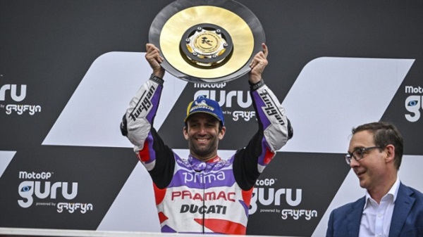 Zarco miró a sus compañeros de MotoGP al ganar: “Vi que se alegraban por mí”.