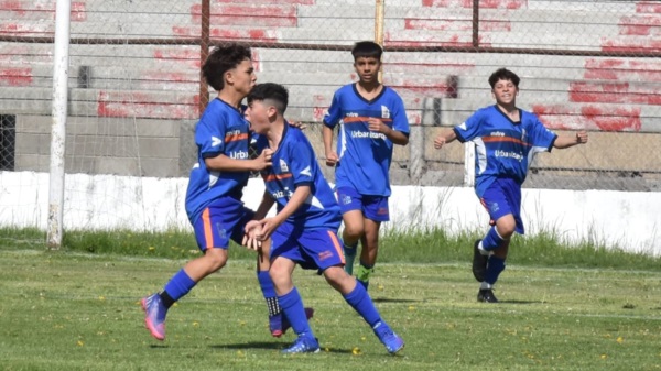 "Lío" Crespo abrió el marcador para la CAI. Foto: Sergio Esparza. 