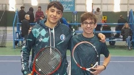 Lautaro Mandarino y Joaquín Toledano, dos de los chicos que juegan el torneo Primavera.