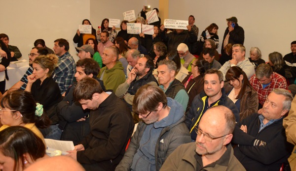Muchos socios en la asamblea de la Coop. 16 de Octubre de Esquel.
