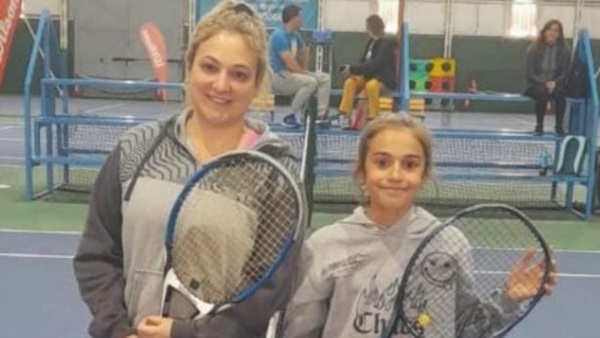 Las finalistas de 3° Damas, Agustina Vilches y Agustina Viglione.