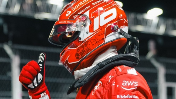 Charles Leclerc deja huella en Las Vegas al liderar la clasificación y lograr la pole position en el histórico Strip.