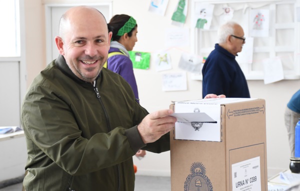 Sonrisa. Gustavo Sastre, intendente de Madryn, insistió con reclamar el fin de la grieta en la Argentina.
