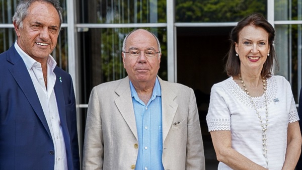 Mondino con el ministro de Relaciones Exteriores de Brasil, Mauro Vieira, y Scioli.