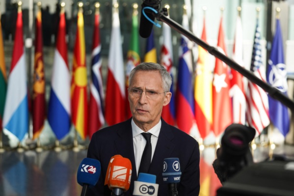 Stoltenberg, expresó hoy su confianza en que Estados Unidos mantendrá el apoyo militar a Ucrania.