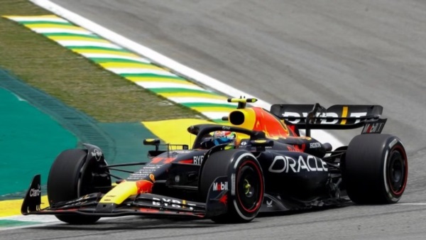 Max Verstappen brilla antes de la lluvia y logra su undécima pole en el GP de Brasil.